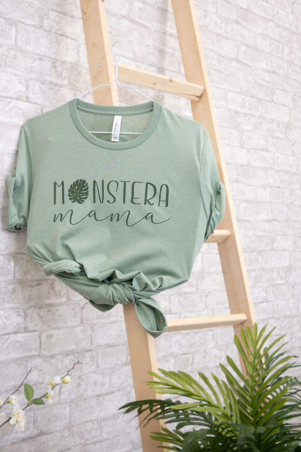 Monstera Mama